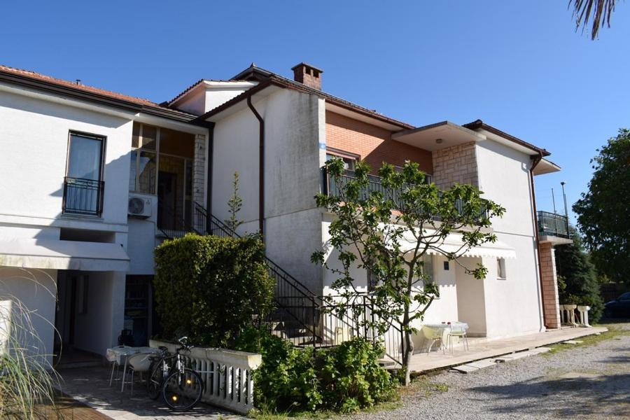 Apartments Umag Exteriör bild